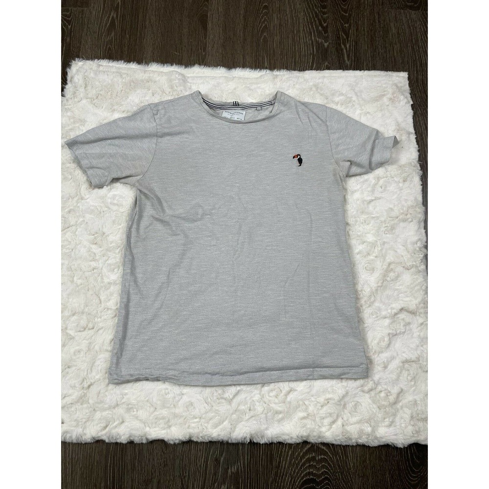 Denim & Flower Ricky Singh T shirt Size Small Grey‎ & White